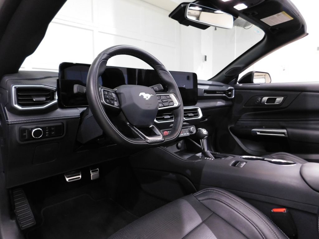 Used 2025 Ford Mustang GT Premium RWD image 40