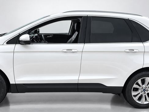 Used 2021 Ford Edge Titanium FWD image 7