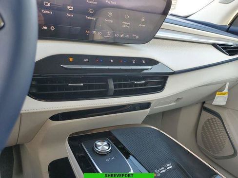 New 2025 Buick Enclave Avenir w/ Trailering Package, 5000 lbs. image 15