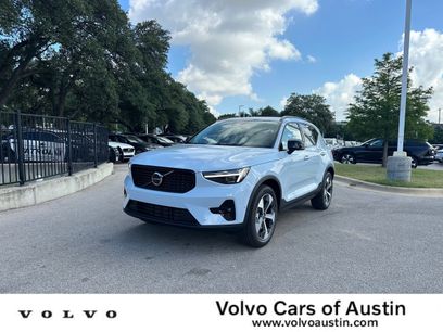 New 2026 Volvo XC40 B5 Plus w/ Protection Package Premier