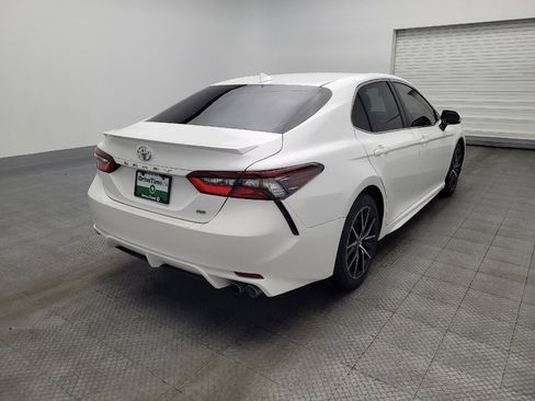 Used 2021 Toyota Camry SE image 9