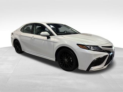 Used 2023 Toyota Camry XSE FWD image 1