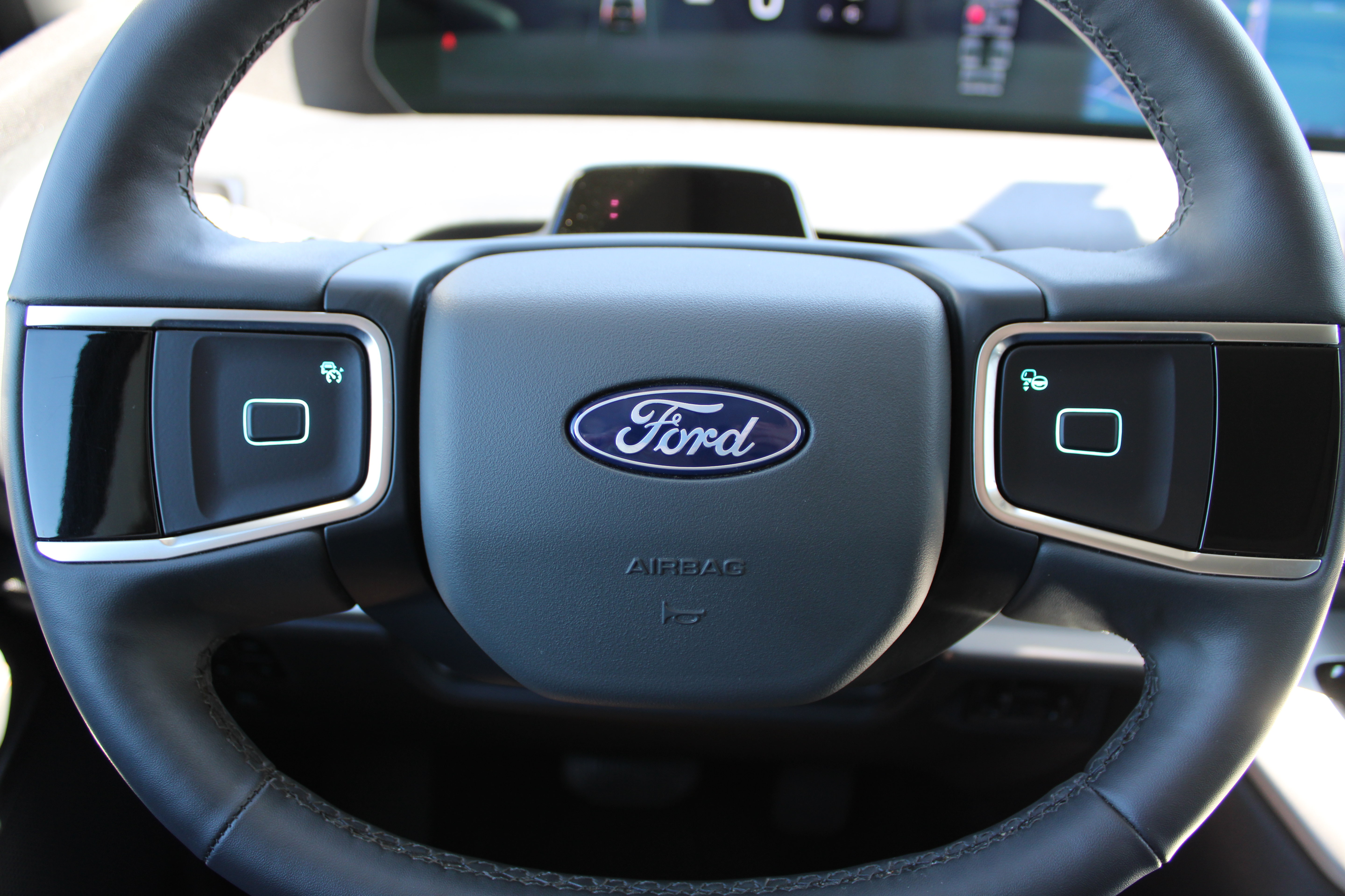 Used 2025 Ford Expedition Active AWD/4WD image 24