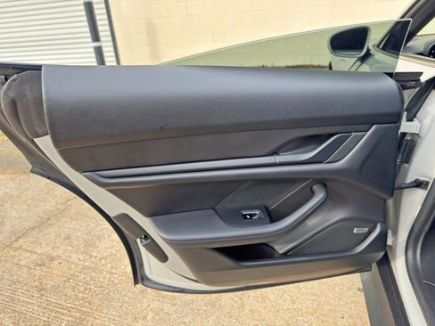 Used 2021 Porsche Taycan RWD image 46