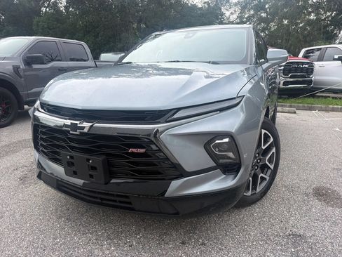 Used 2025 Chevrolet Blazer RS FWD image 3