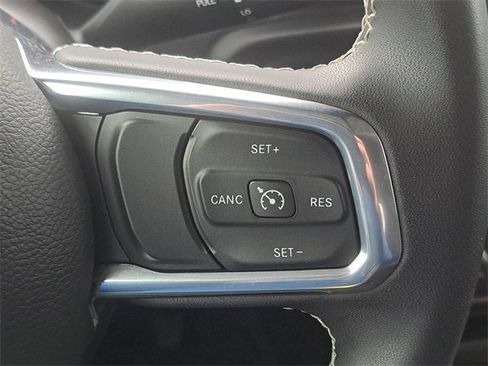 Used 2023 Jeep Gladiator Overland image 23