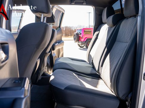 Used 2021 Toyota Tacoma TRD Off-Road image 6