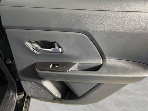 Used 2026 Nissan Kicks SV FWD image 32