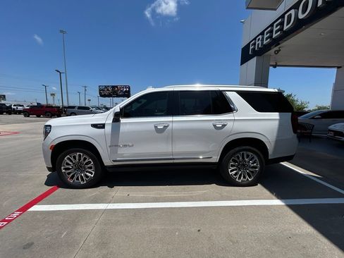Used 2024 GMC Yukon Denali Ultimate AWD/4WD image 2