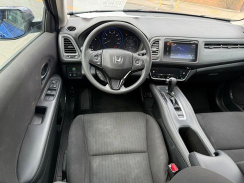 Used 2018 Honda HR-V EX image 12