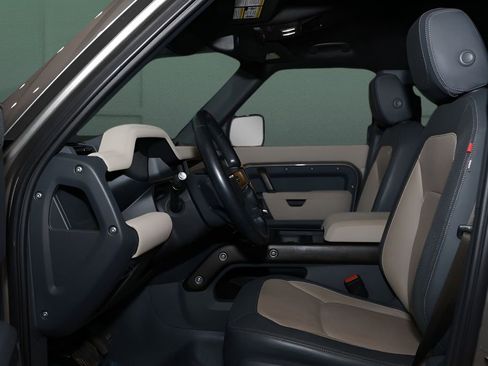 Used 2023 Land Rover Defender 110 X-Dynamic SE image 11