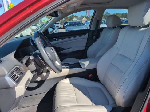 Used 2020 Honda Accord Touring image 13