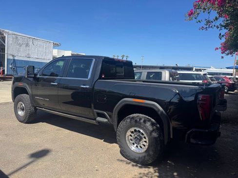 Used 2024 GMC Sierra 2500 Denali Ultimate AWD/4WD image 4