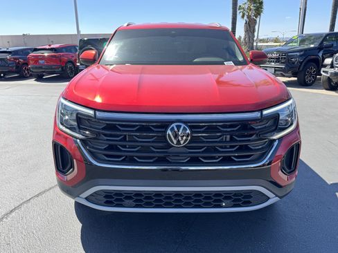 Used 2024 Volkswagen Atlas Cross Sport SE FWD image 3