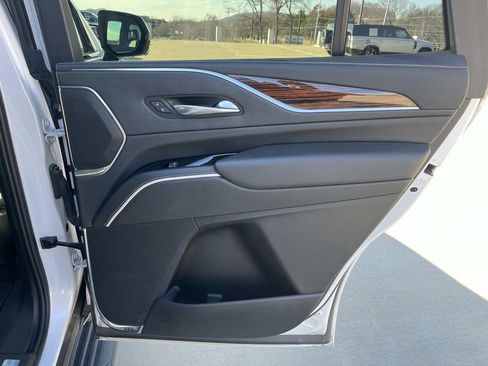 Used 2021 Cadillac Escalade Premium Luxury w/ Performance Package image 21