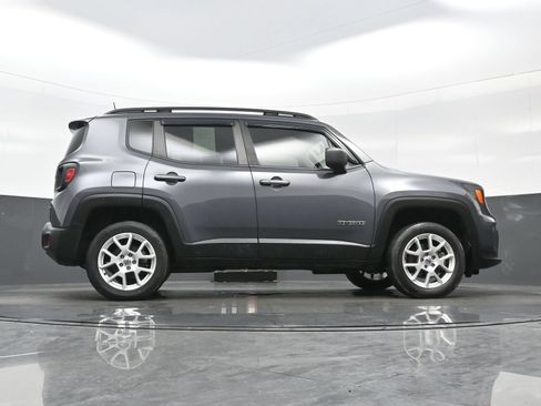 Used 2022 Jeep Renegade Latitude AWD/4WD image 32