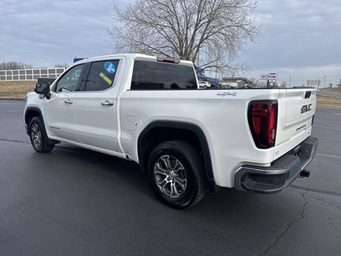 Used 2025 GMC Sierra 1500 SLT image 3