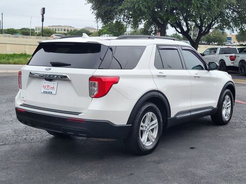 Certified 2023 Ford Explorer XLT RWD image 4