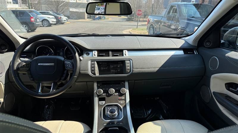 Used 2016 Land Rover Range Rover Evoque SE AWD/4WD image 25
