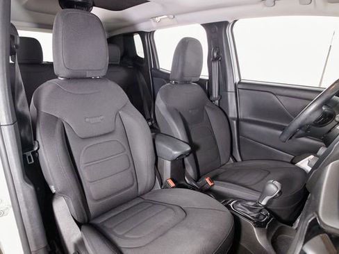 Used 2017 Jeep Renegade Altitude AWD/4WD image 20