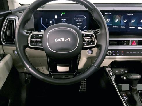 Used 2024 Kia Sorento SX image 5