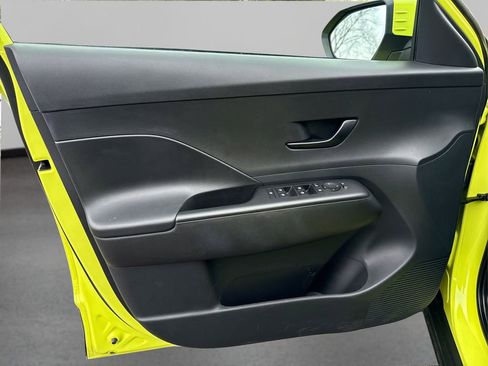 Used 2024 Hyundai Kona SEL image 21