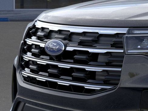 New 2025 Ford Explorer Active w/ Active Comfort Package image 18