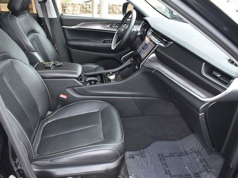 Used 2022 Jeep Grand Cherokee L Limited AWD/4WD image 34
