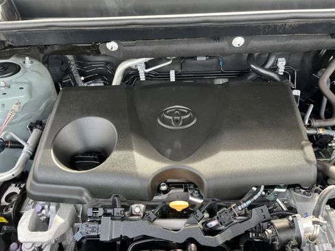 Used 2022 Toyota RAV4 XLE Premium image 22