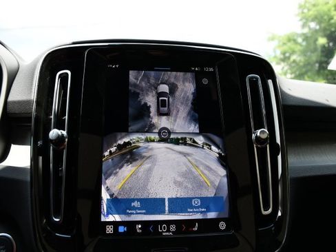 New 2025 Volvo XC40 B5 Plus w/ Protection Package Premier image 14