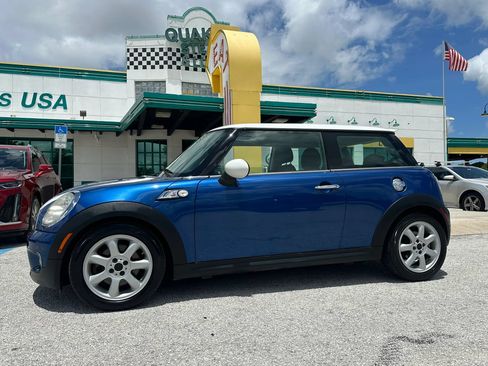 Used 2009 MINI Cooper S FWD image 2
