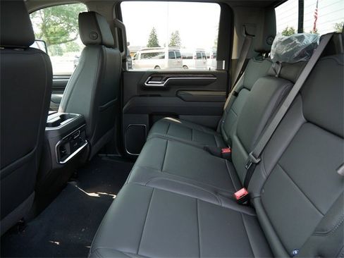 New 2025 GMC Sierra 2500 SLT w/ SLT Premium Package image 6