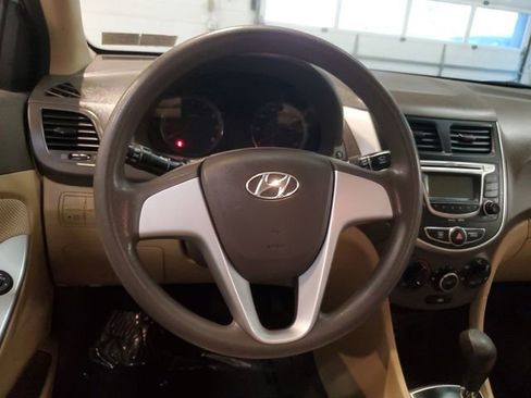 Used 2012 Hyundai Accent GLS FWD image 15