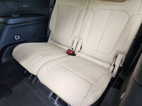 New 2025 Jeep Grand Cherokee L Limited w/ Black Appearance Package image 23