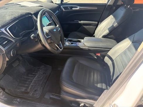 Used 2017 Ford Fusion Energi SE FWD image 3
