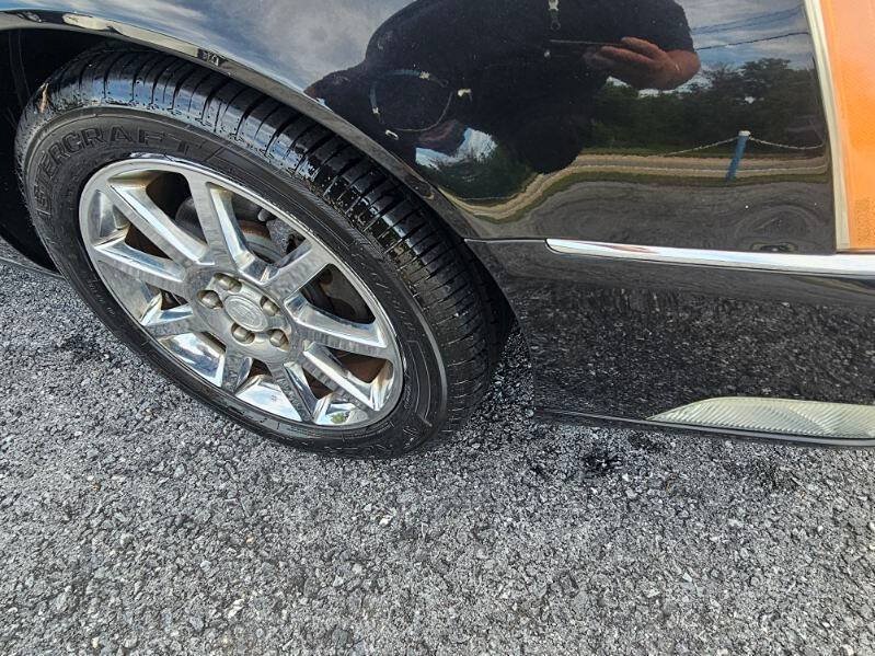 Used 2006 Cadillac DTS Performance FWD image 25