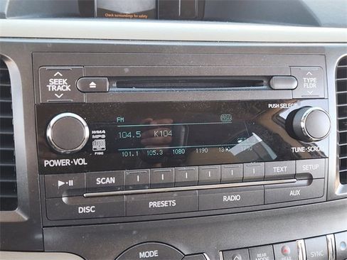 Used 2013 Toyota Sienna LE image 13