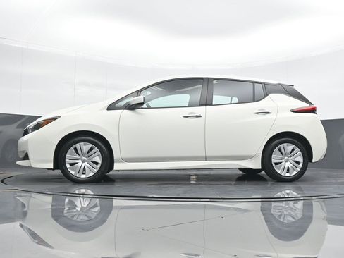 Used 2023 Nissan Leaf S image 18