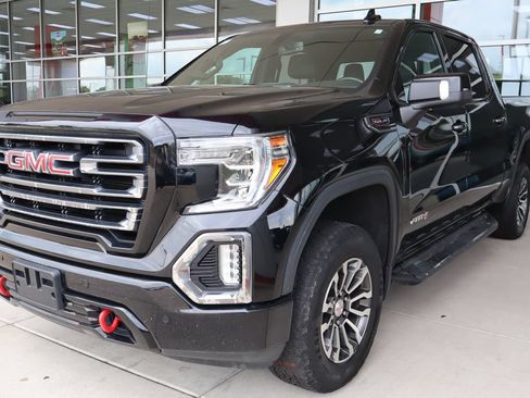 Used 2019 GMC Sierra 1500 AT4 w/ Off Road Performance Package AWD/4WD image 3