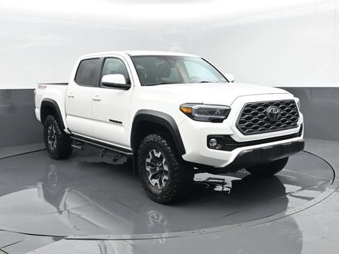 Used 2023 Toyota Tacoma TRD Off-Road AWD/4WD image 3