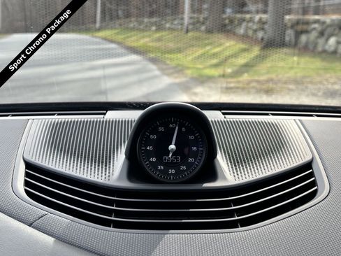 Used 2022 Porsche Taycan 4S w/ Off-Road Design Package image 9