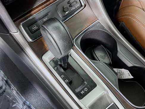 Used 2019 Subaru Ascent Touring w/ Popular Package #2 image 16