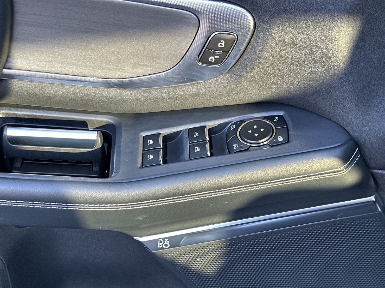 Used 2025 Ford Expedition Max Platinum AWD/4WD image 16