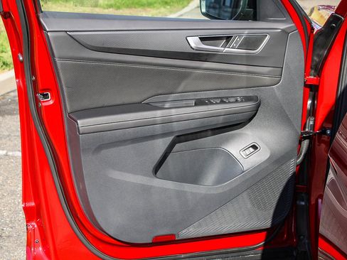 Used 2025 Volkswagen Atlas Cross Sport SEL R-Line image 19