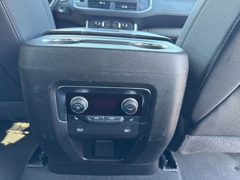 Used 2024 Chevrolet Tahoe Premier AWD/4WD image 20