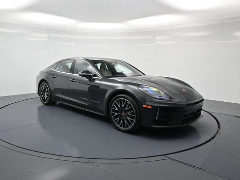 Used 2025 Porsche Panamera 4 image 27
