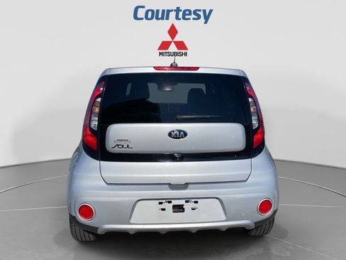 Used 2017 Kia Soul + FWD image 4