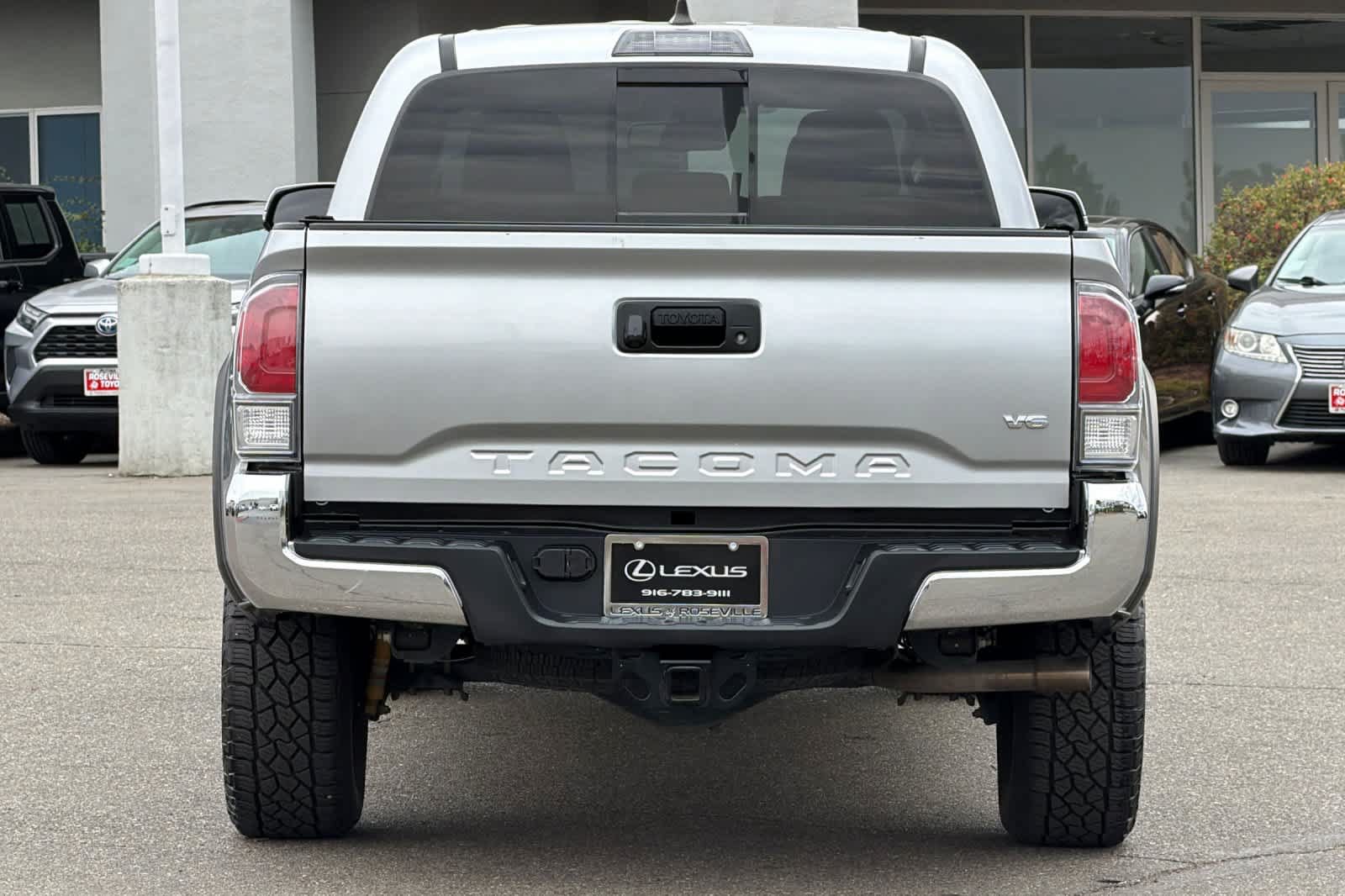 Used 2022 Toyota Tacoma TRD Off-Road AWD/4WD image 8