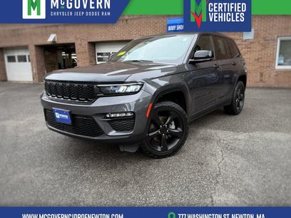 Used 2024 Jeep Grand Cherokee Limited w/ Black Appearance Package