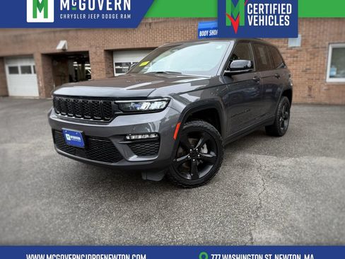 Used 2024 Jeep Grand Cherokee Limited w/ Black Appearance Package AWD/4WD image 1
